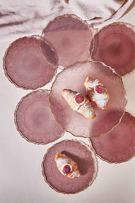 Hermia Goblen - Damson Juego de Platos para Postre de Vidrio con Soporte, 7 Piezas Hermia Goblen - Damson Juego de Platos para Postre de Vidrio con Soporte, 7 Piezas